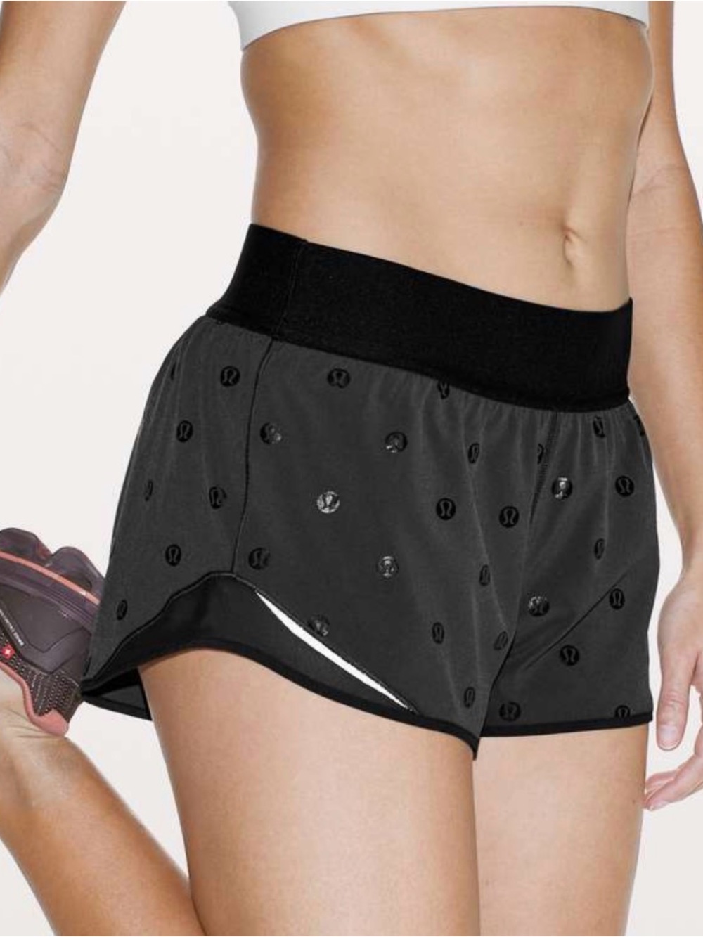 Lululemon Hotty Hot Short ✨*SPECIAL EDITION 2.5" Black Lululemon Logos Size 4